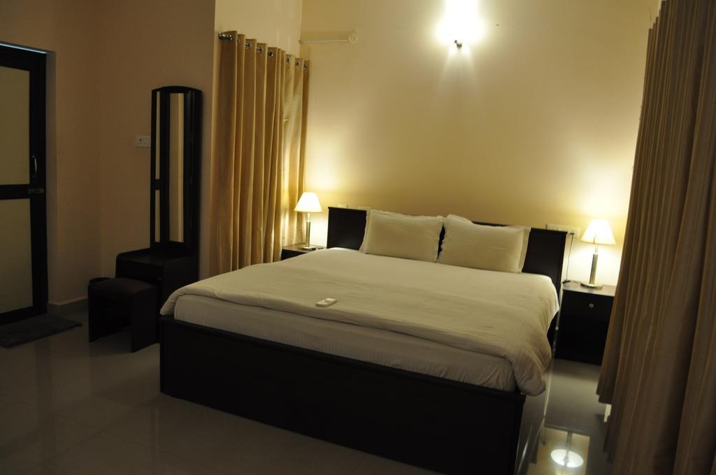 Jyothi Suites Tiruchirappalli Zewnętrze zdjęcie