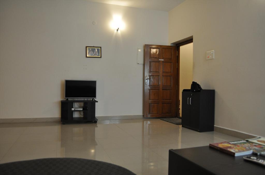 Jyothi Suites Tiruchirappalli Zewnętrze zdjęcie